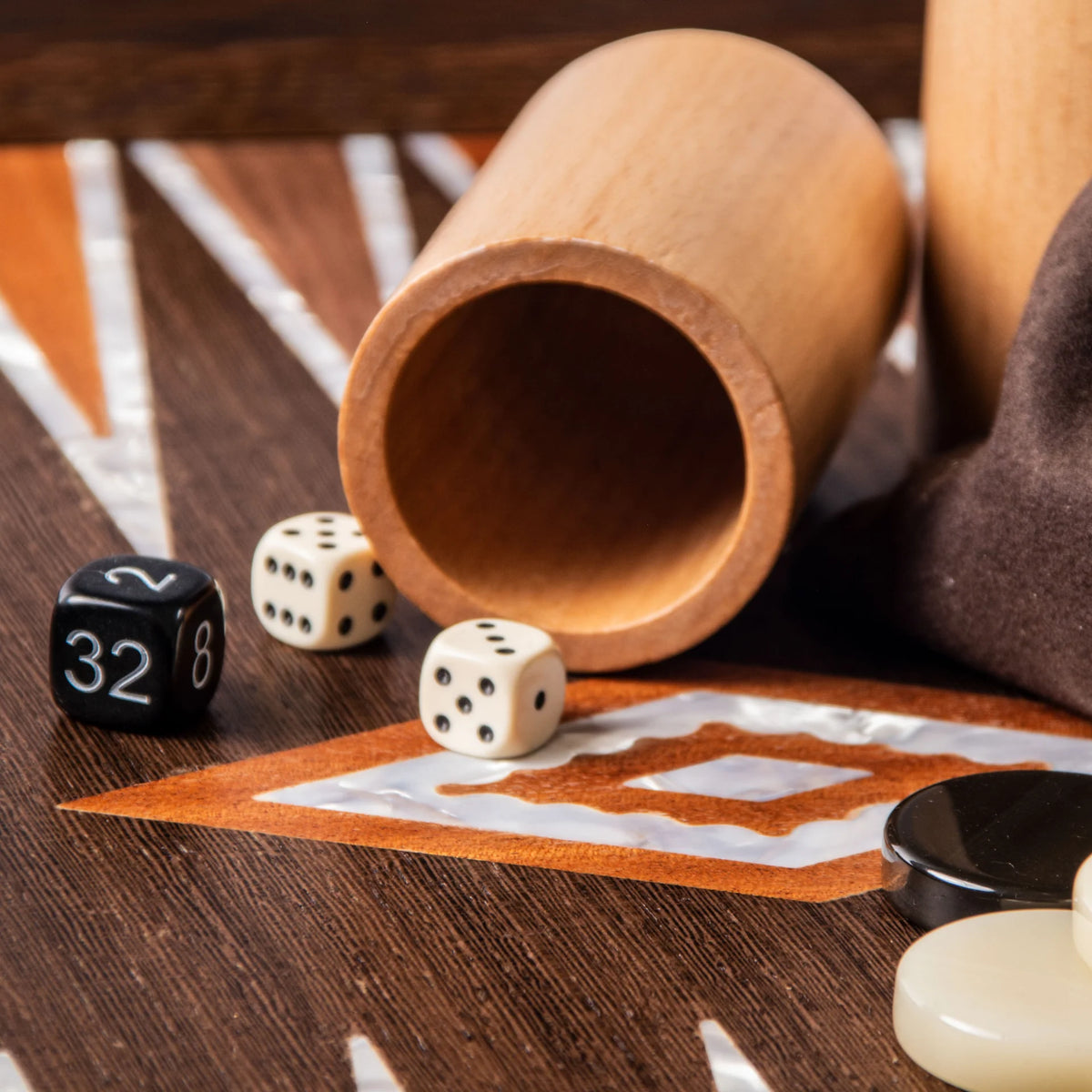 California Walnut burl Backgammon open overview zoom view