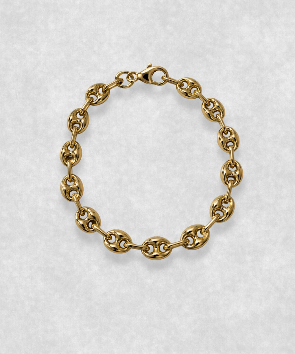 Gold coffee bean bracelet in closed round shape – polished coffee bean links with sculptural jewelry design